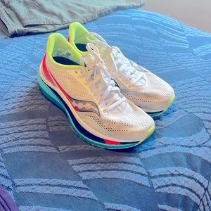 Saucony Endorphin Pro